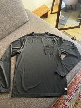 VUORI MEN'S TRADEWIND LONG SLEEVE - NWOT